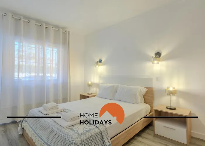 #022 T2 Velamar By Holidays